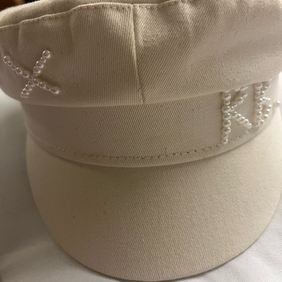 White cap Ruslan Baginskiy - Picture 7 of 7